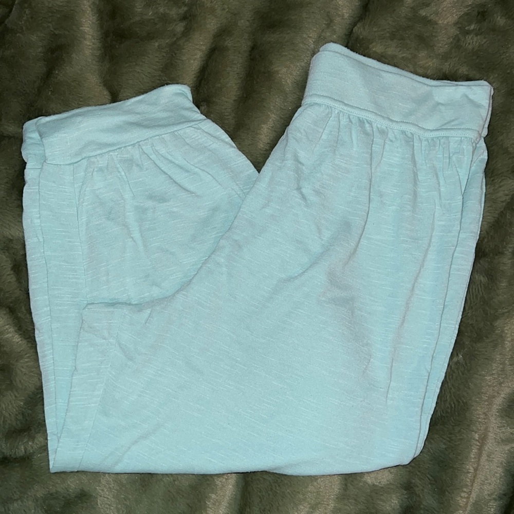 Jasmine & Ginger size M Capri length lounge pants, mint green
